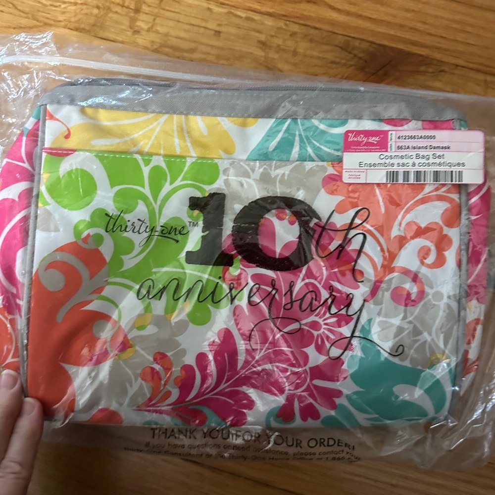 Thirty-One Island Damask Cosmetic Bag Set-NEW IN PKG